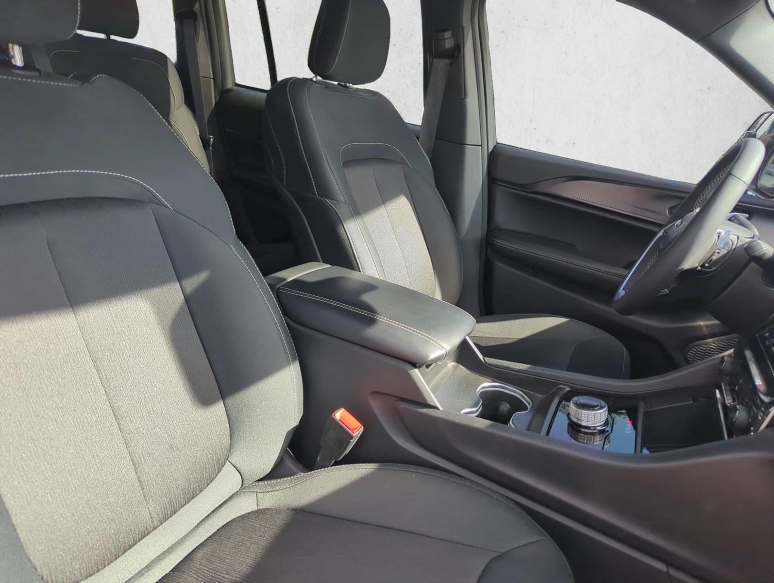 2025 Jeep Grand Cherokee Laredo 4x2