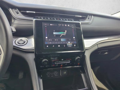 2023 Jeep Grand Cherokee Laredo 4x2