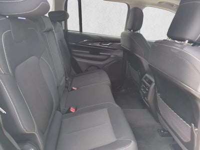 2023 Jeep Grand Cherokee Laredo 4x2