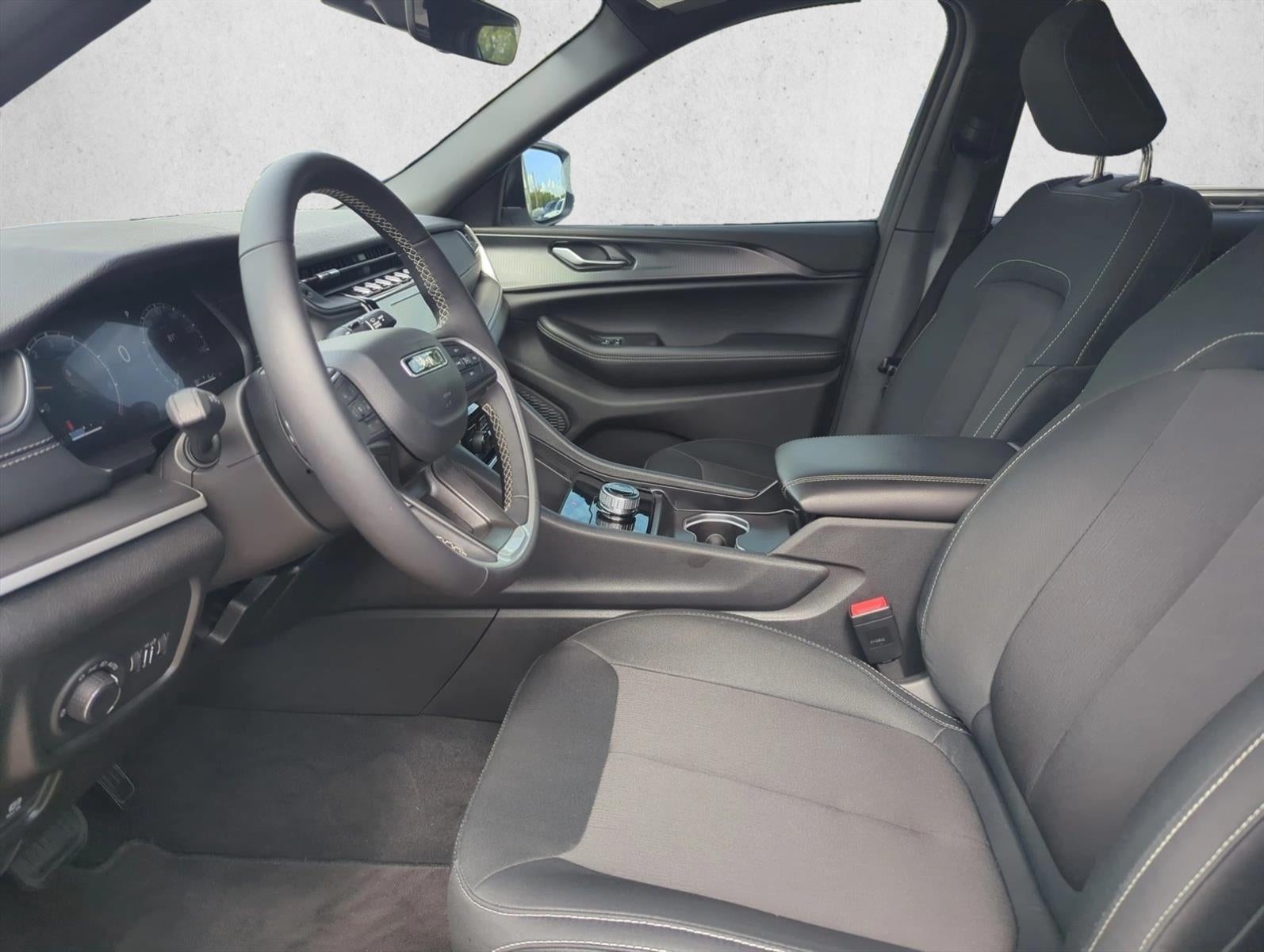 2025 Jeep Grand Cherokee Laredo X 4x2