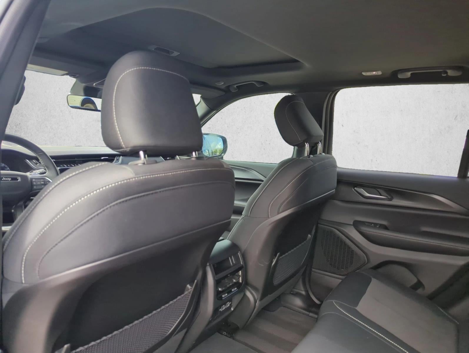 2025 Jeep Grand Cherokee Laredo X 4x2