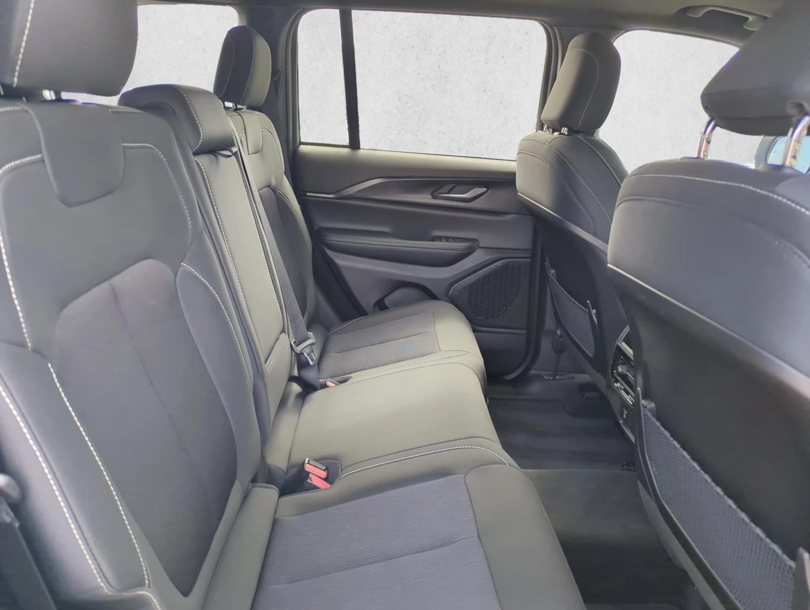 2025 Jeep Grand Cherokee Laredo X 4x2