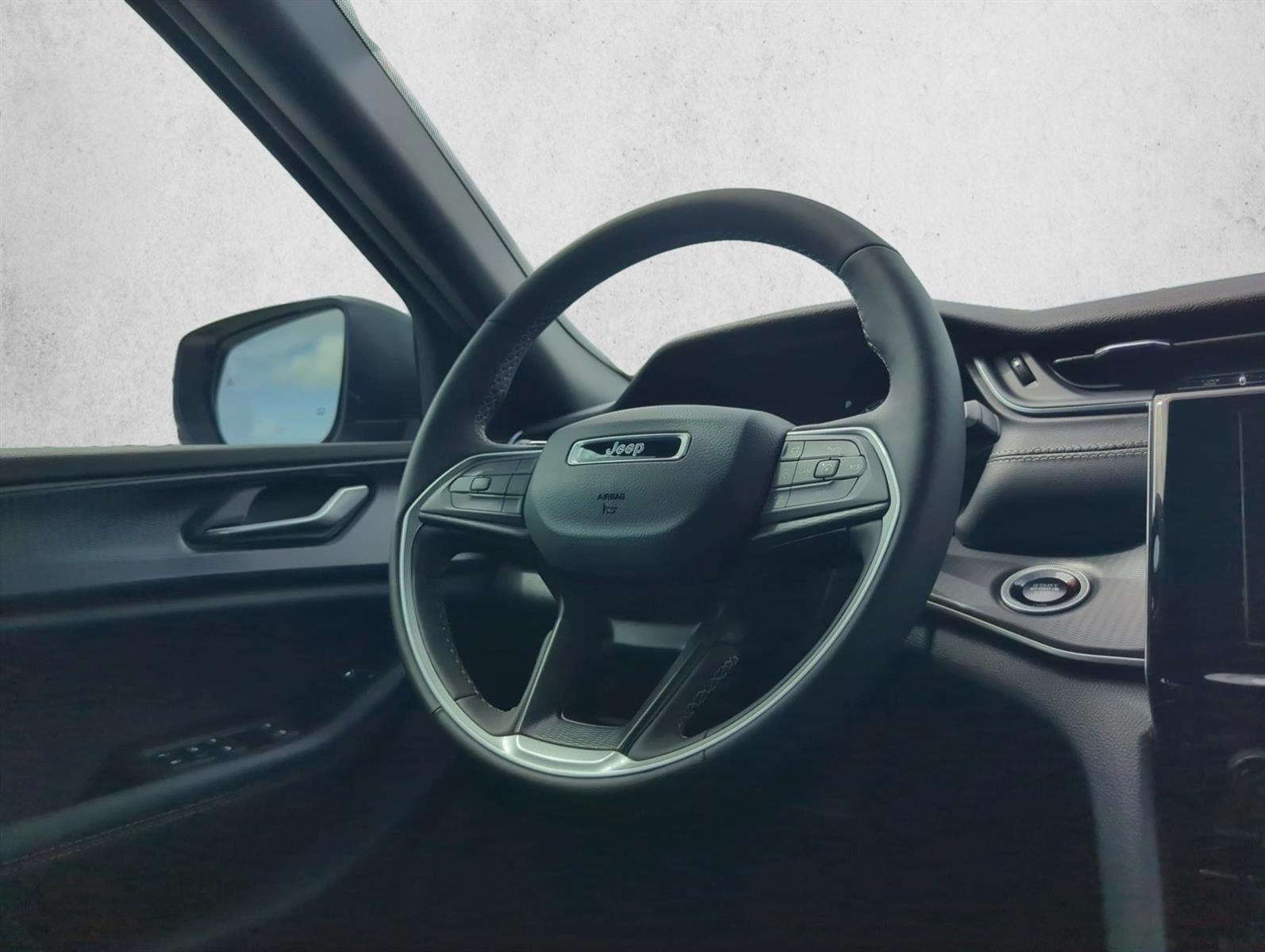 2025 Jeep Grand Cherokee Laredo X 4x2