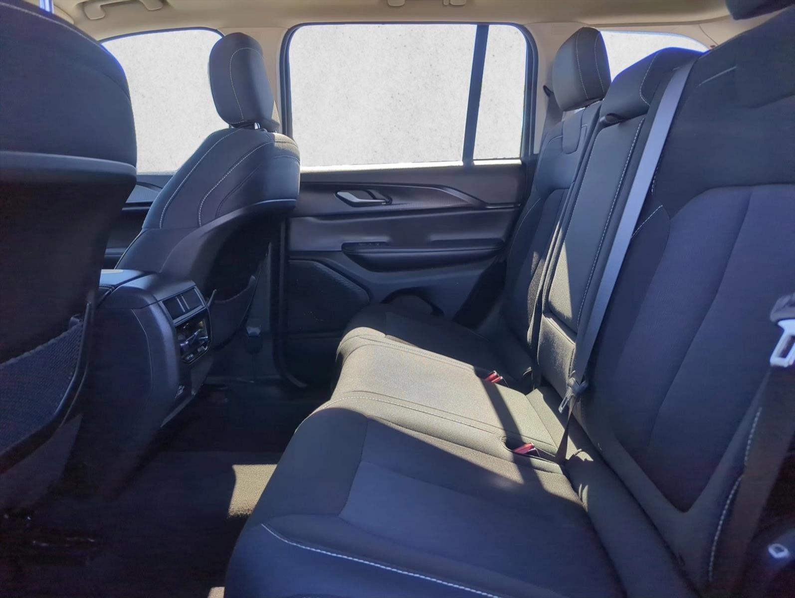 2024 Jeep Grand Cherokee Laredo X 4x2