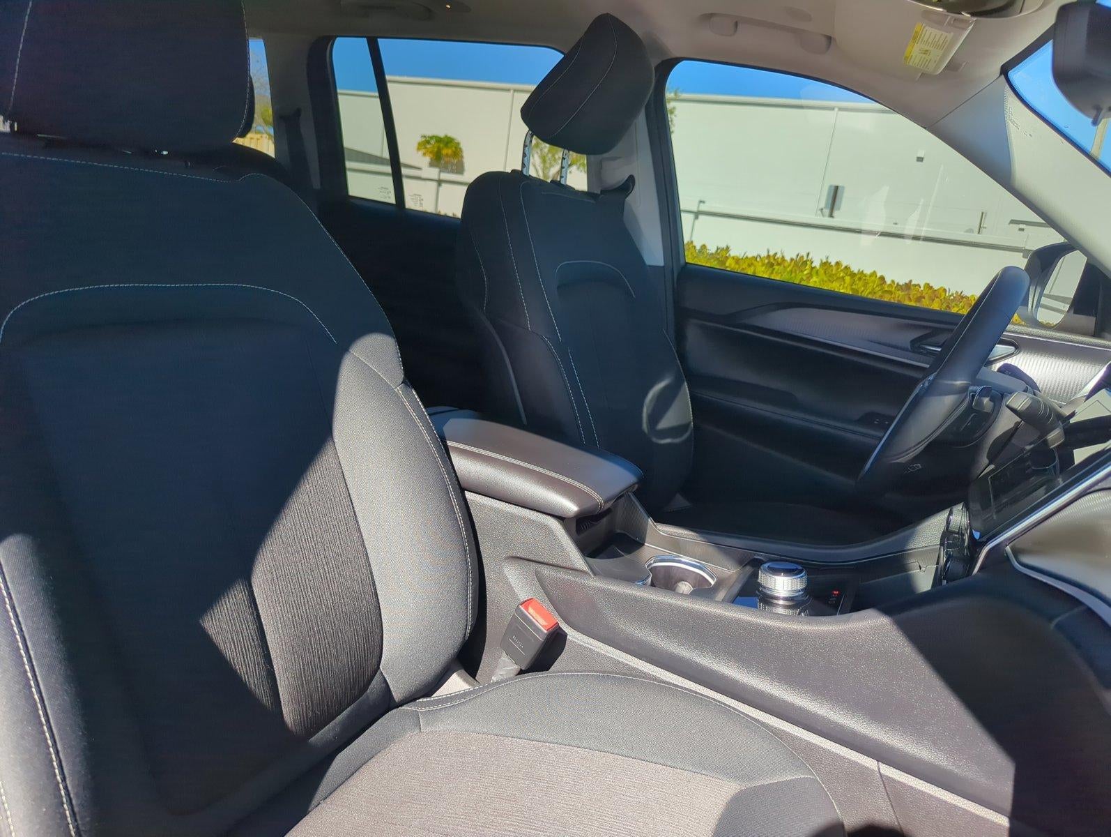 2024 Jeep Grand Cherokee Laredo X 4x2