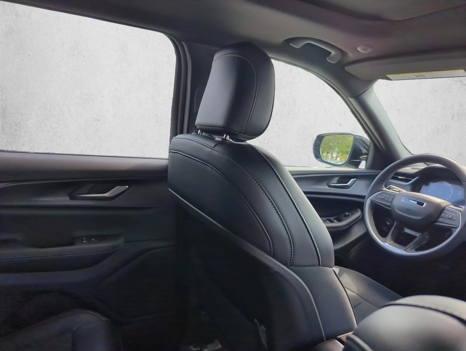 2025 Jeep Grand Cherokee Altitude X 4x2