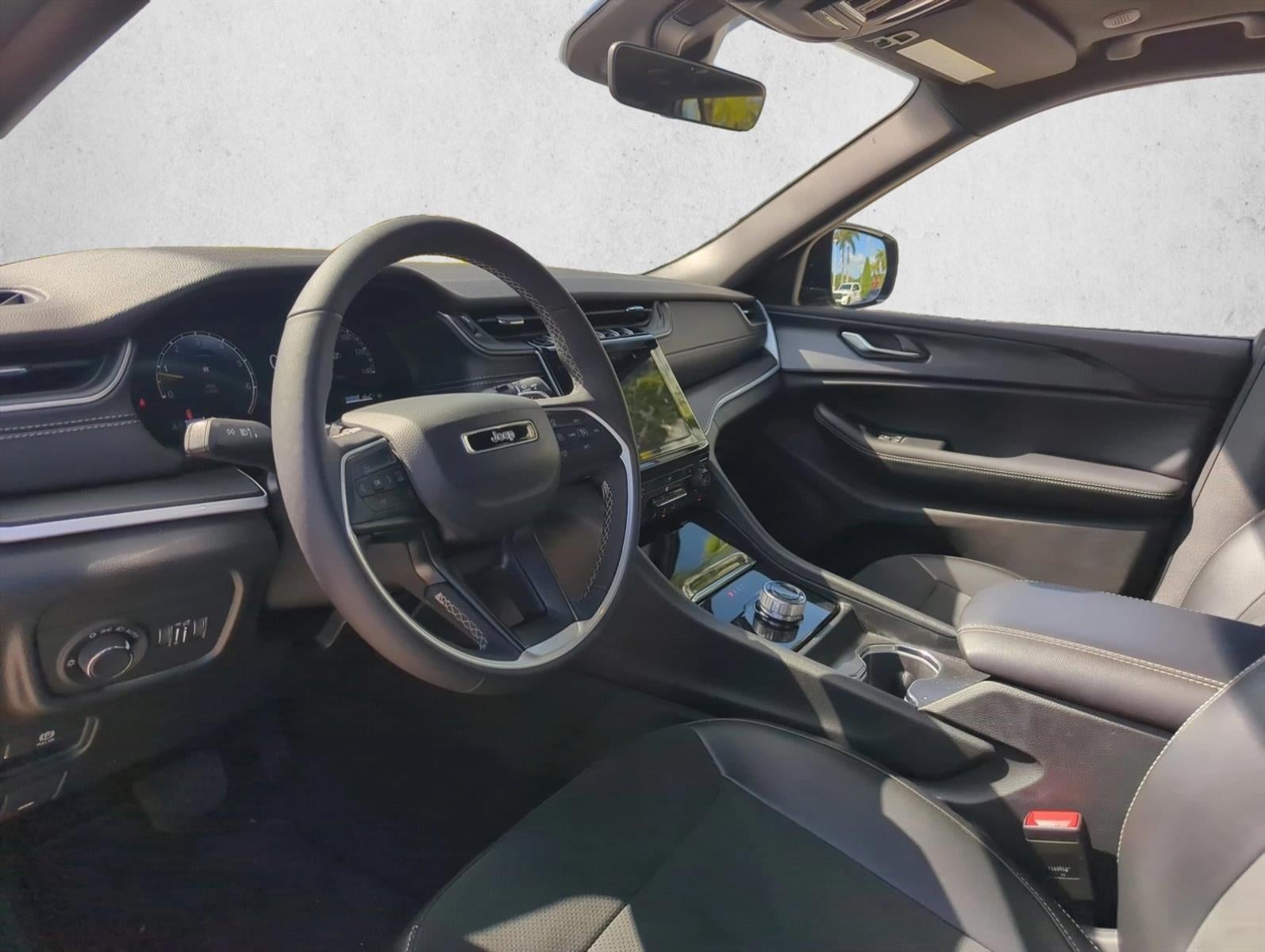 2025 Jeep Grand Cherokee Altitude X 4x2