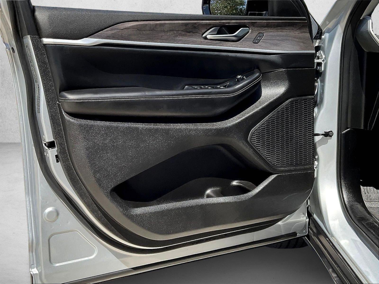 2023 Jeep Grand Cherokee Limited 4x2