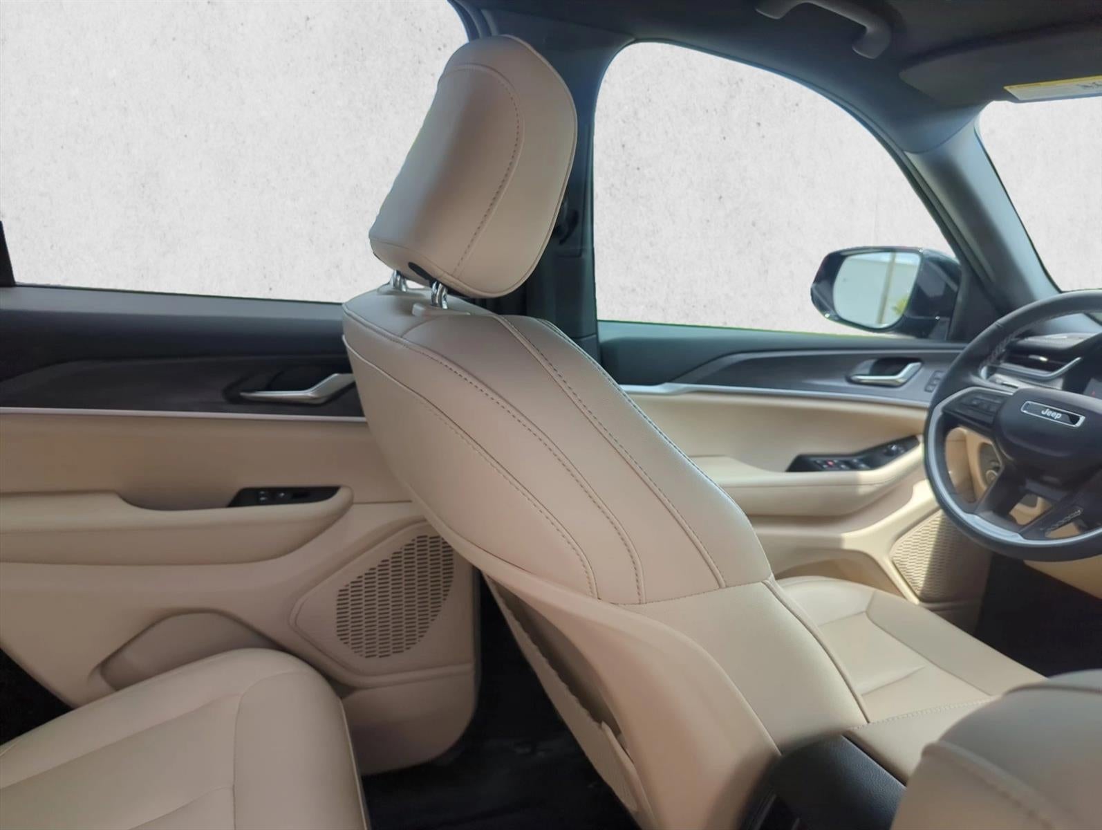 2025 Jeep Grand Cherokee Limited 4x2