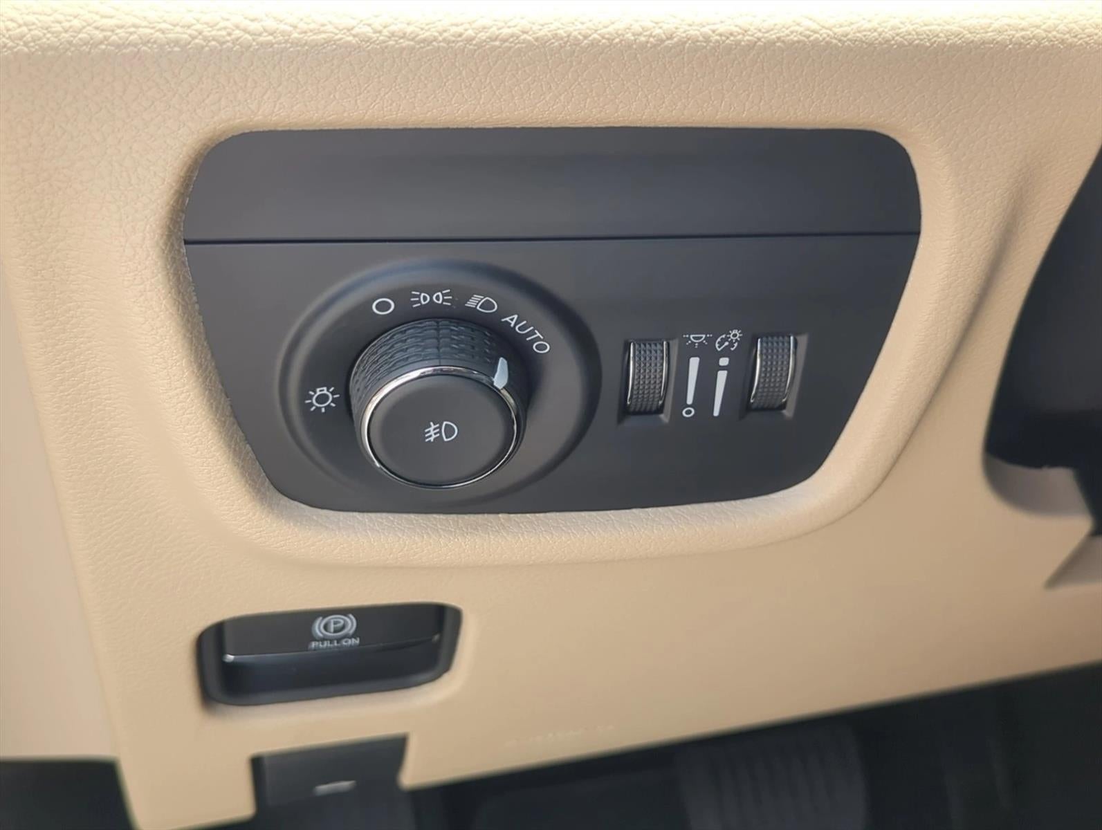 2025 Jeep Grand Cherokee Limited 4x2