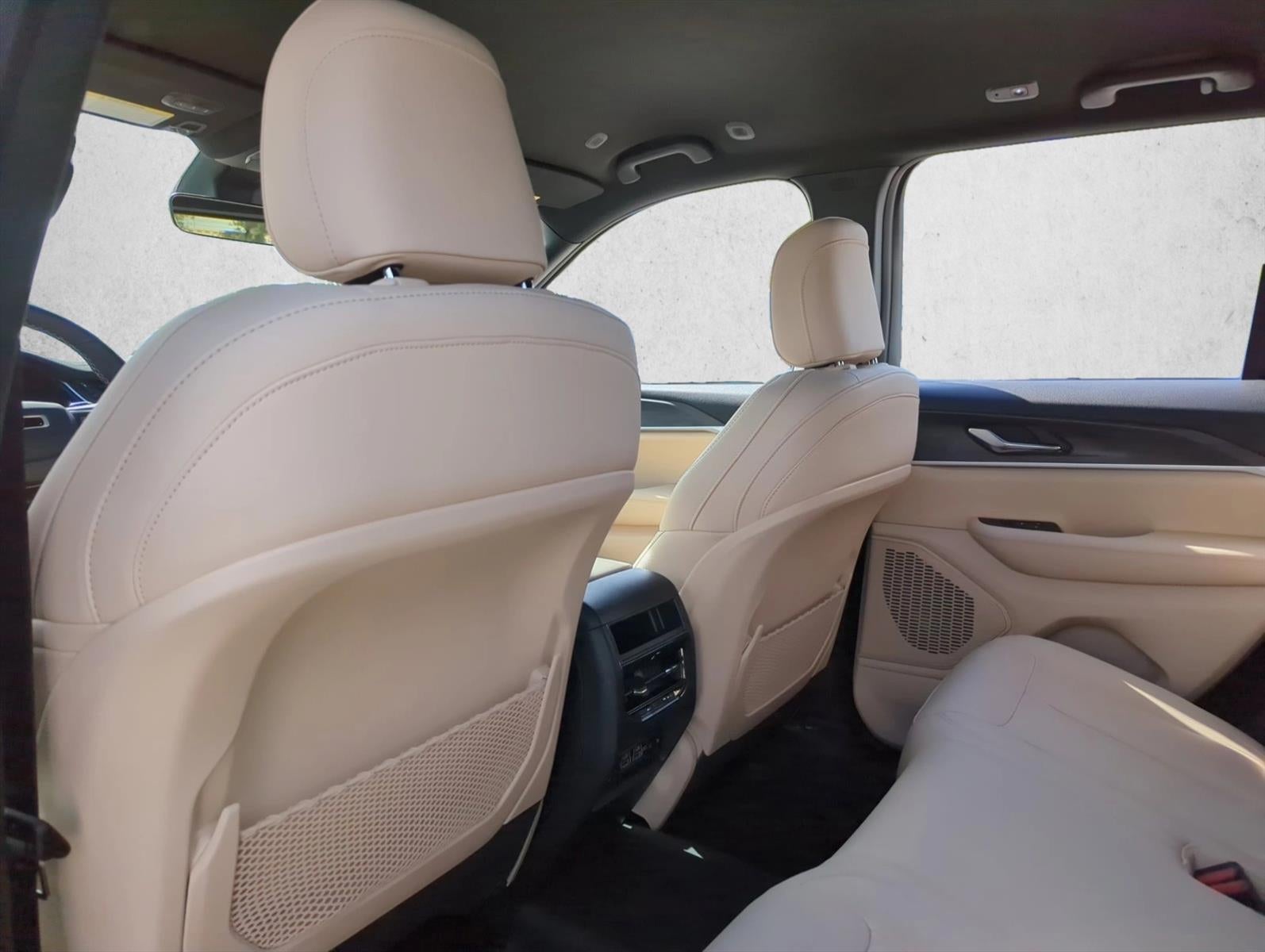 2025 Jeep Grand Cherokee Limited 4x2