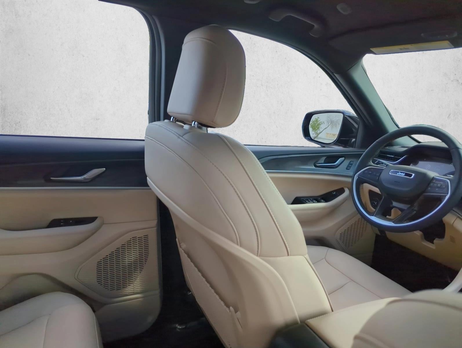 2025 Jeep Grand Cherokee Limited 4x2