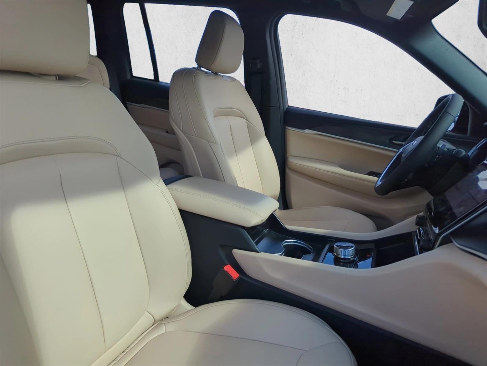 2025 Jeep Grand Cherokee Limited 4x2