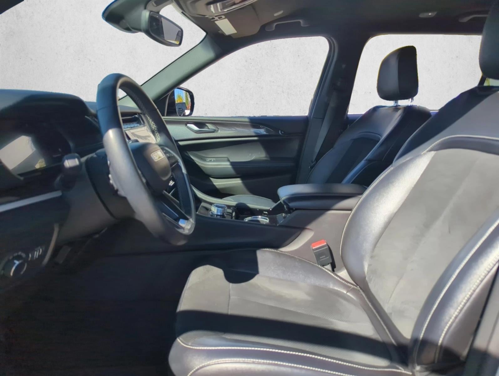 2022 Jeep Grand Cherokee L Altitude 4x2