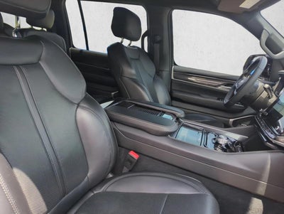 2024 Jeep Wagoneer L 4x2