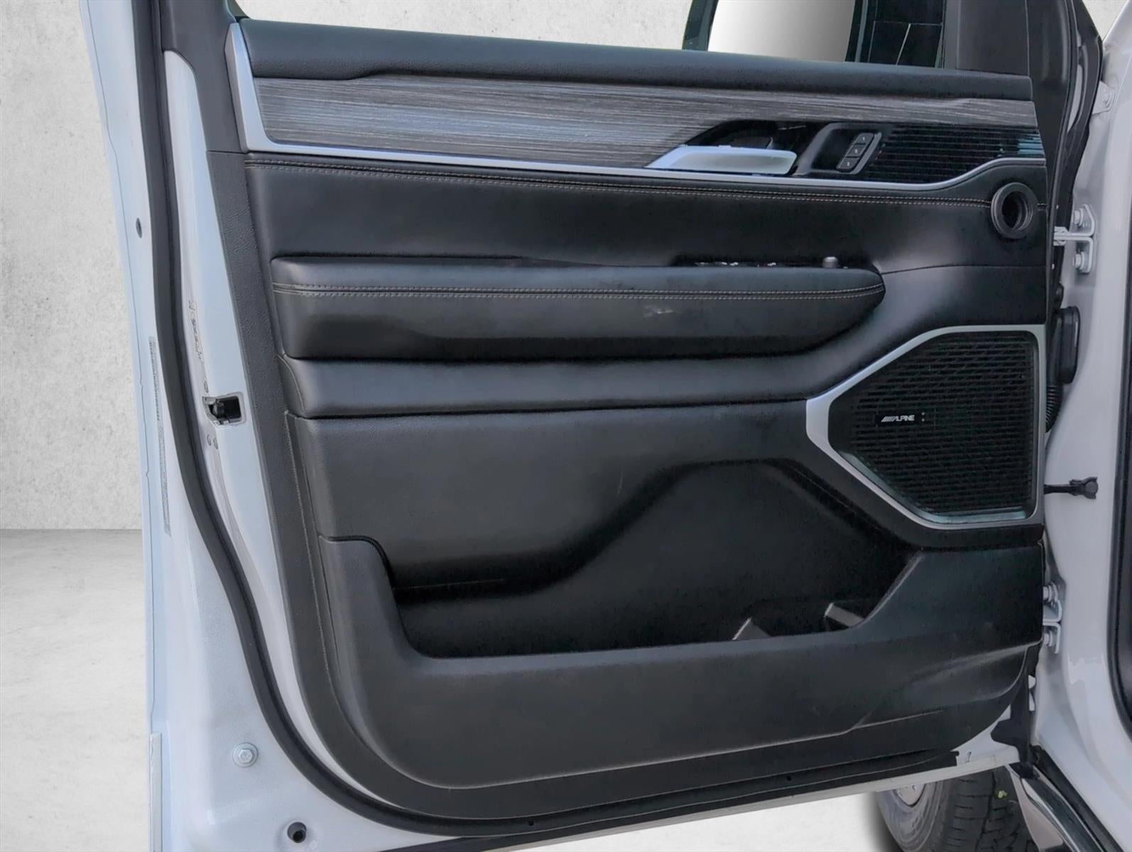 2023 Jeep Wagoneer L Series II 4x4