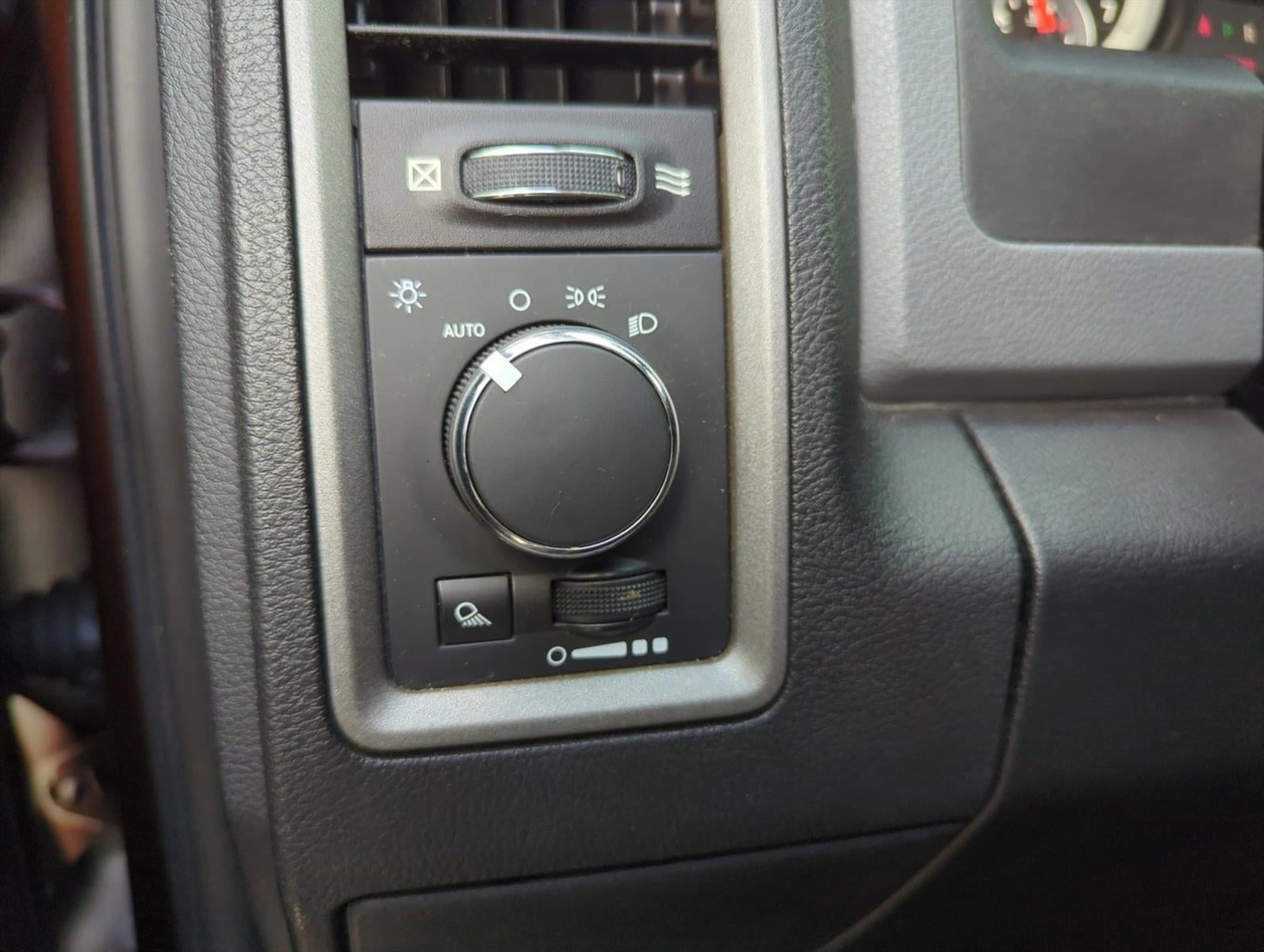 2014 RAM 1500 2WD Quad Cab 6.4 Ft Box Tradesman