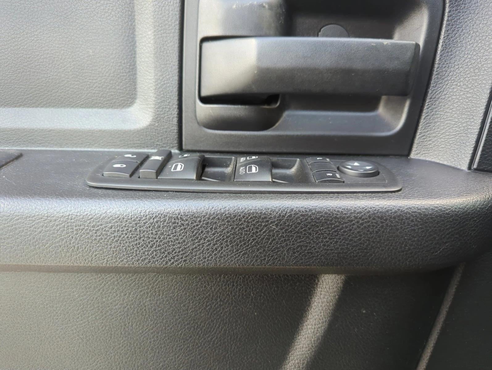 2014 RAM 1500 2WD Quad Cab 6.4 Ft Box Tradesman