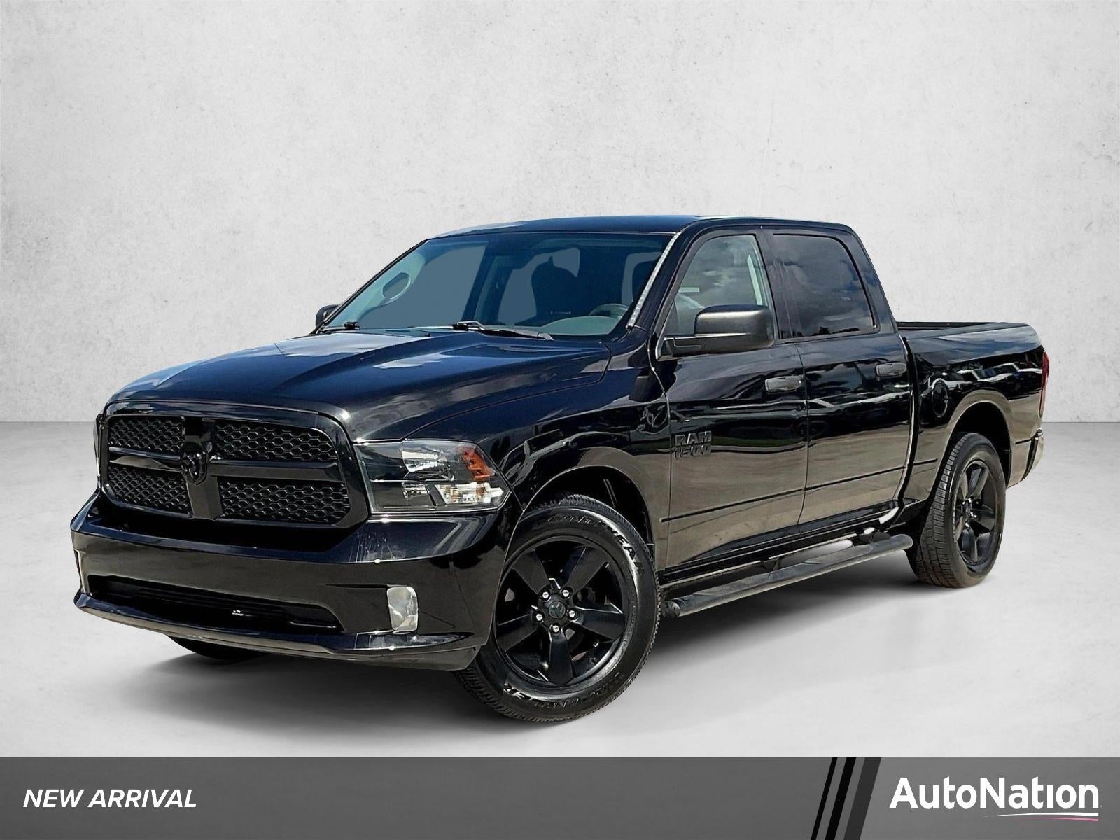 2017 RAM 1500 Express 4x2 Crew Cab 5'7" Box