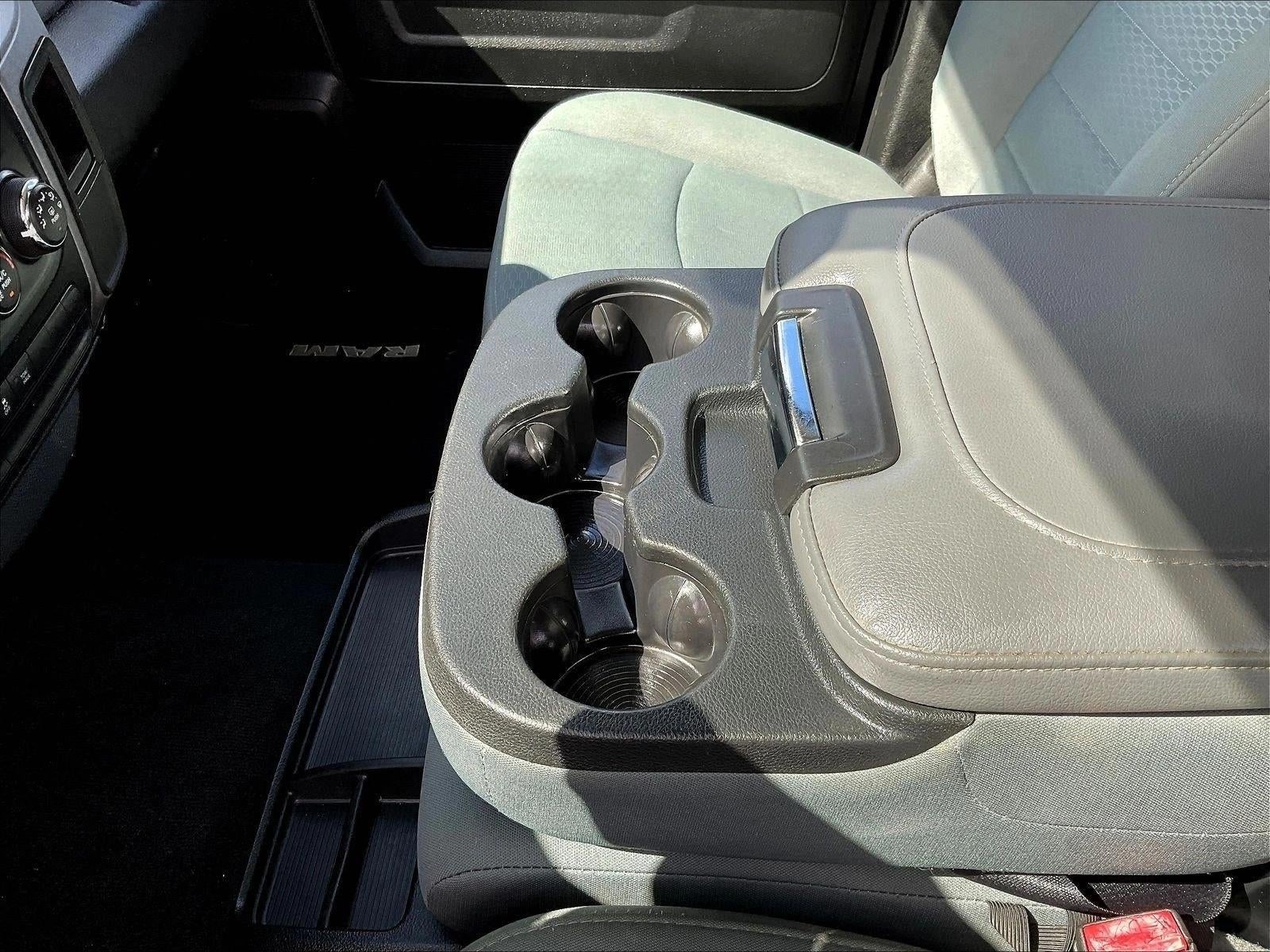 2017 RAM 1500 Express 4x2 Crew Cab 5'7" Box