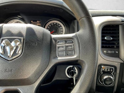 2017 RAM 1500 Express 4x2 Crew Cab 5'7" Box