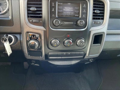2017 RAM 1500 Express 4x2 Crew Cab 5'7" Box