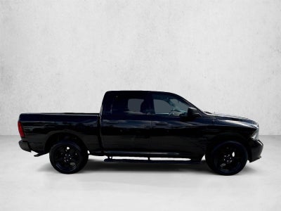 2017 RAM 1500 Express 4x2 Crew Cab 5'7" Box