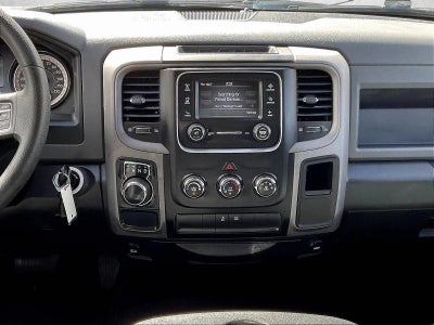 2017 RAM 1500 Express 4x2 Crew Cab 5'7" Box