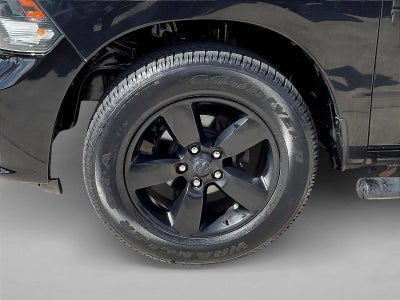 2017 RAM 1500 Express 4x2 Crew Cab 5'7" Box
