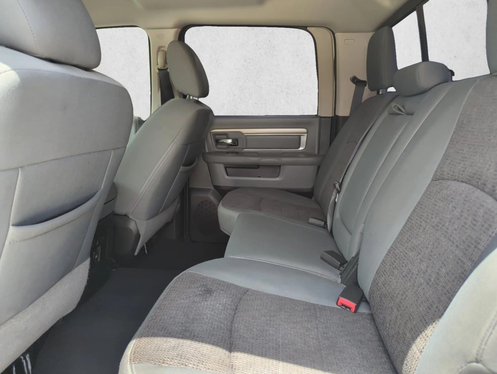 2016 RAM 1500 4WD Crew Cab 5.7 Ft Box Lone Star