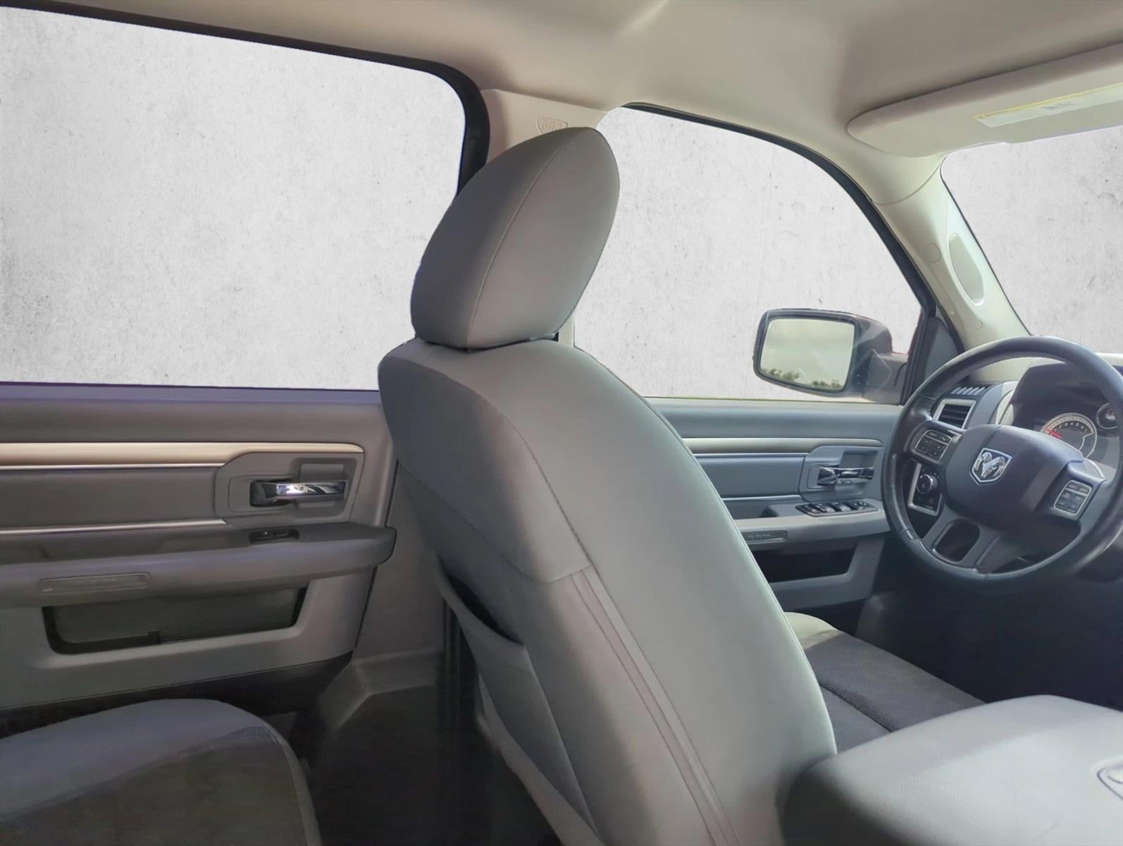 2016 RAM 1500 4WD Crew Cab 5.7 Ft Box Lone Star