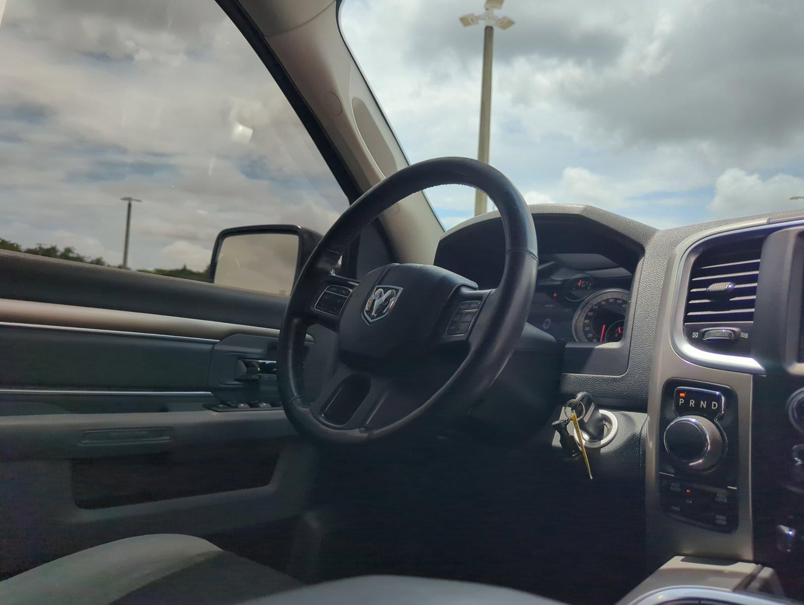 2016 RAM 1500 4WD Crew Cab 5.7 Ft Box Lone Star