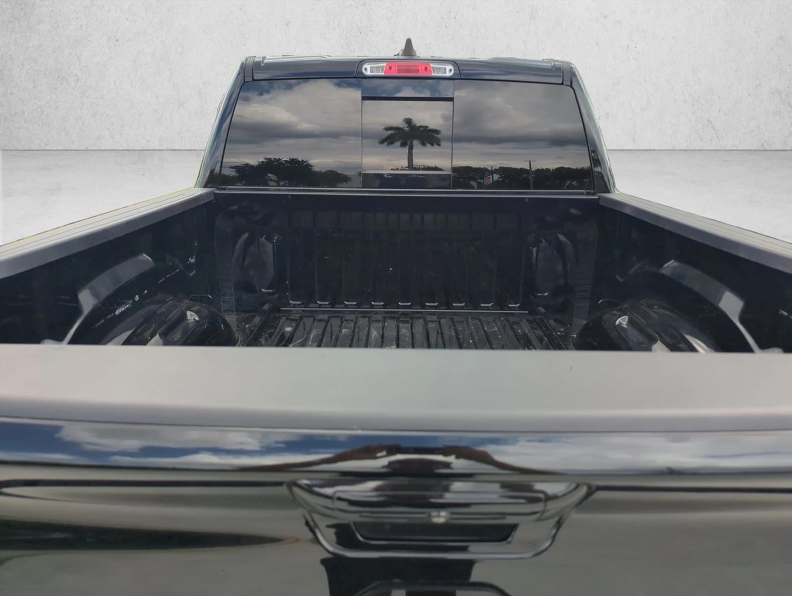 2023 RAM 1500 Limited 4x2 Crew Cab 5'7" Box