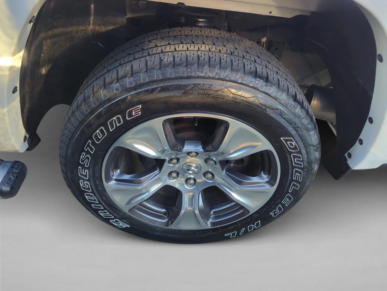 2022 RAM 1500 Laramie 4x2 Crew Cab 5'7" Box