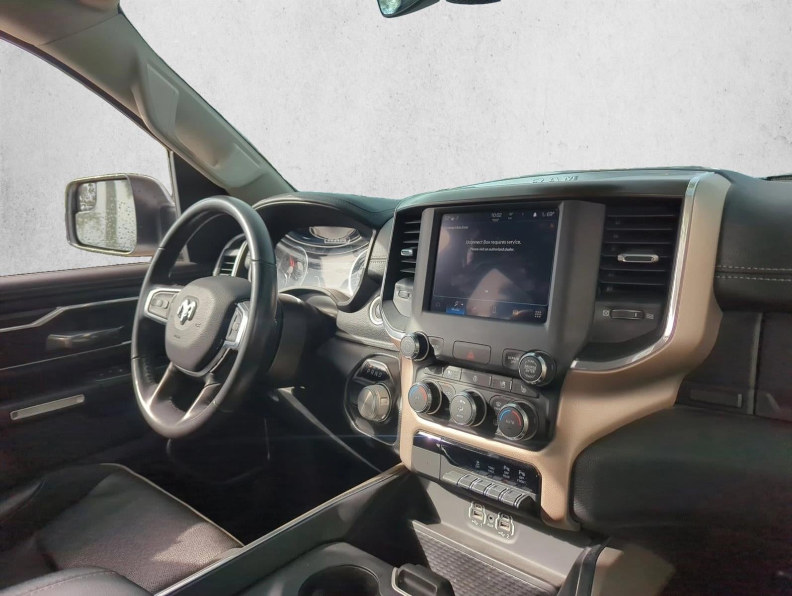 2022 RAM 1500 Laramie 4x2 Crew Cab 5'7" Box