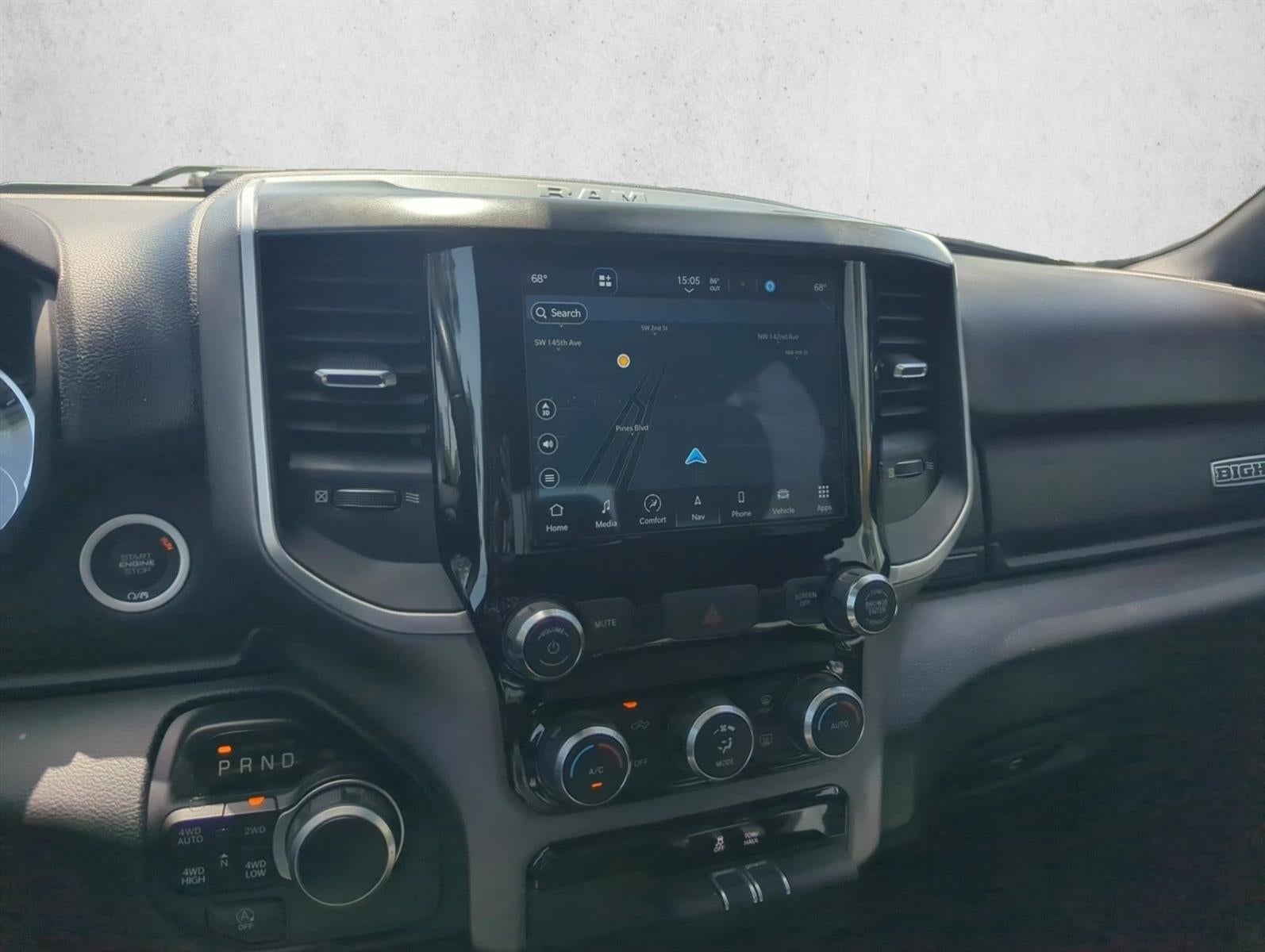 2022 RAM 1500 Big Horn 4x4 Quad Cab 6'4" Box