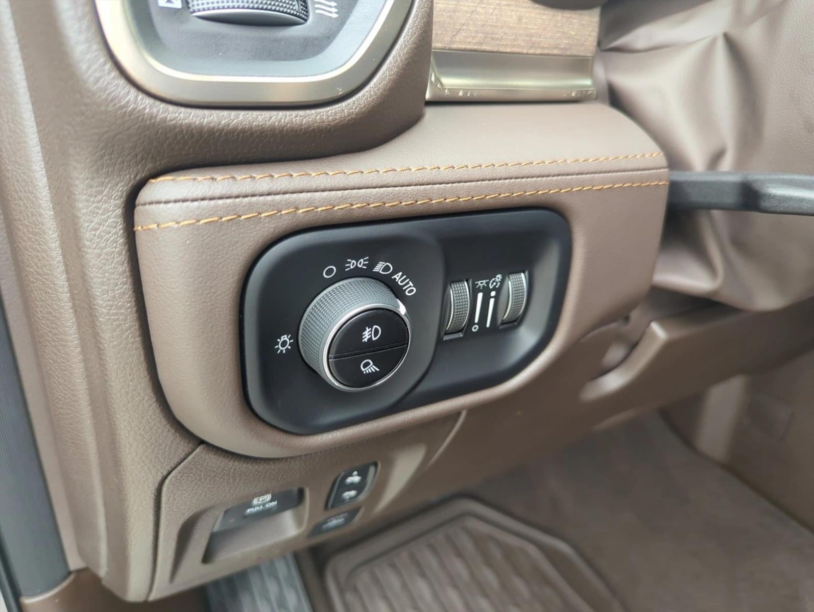 2025 RAM 1500 Longhorn 4x4 Crew Cab 5'7" Box