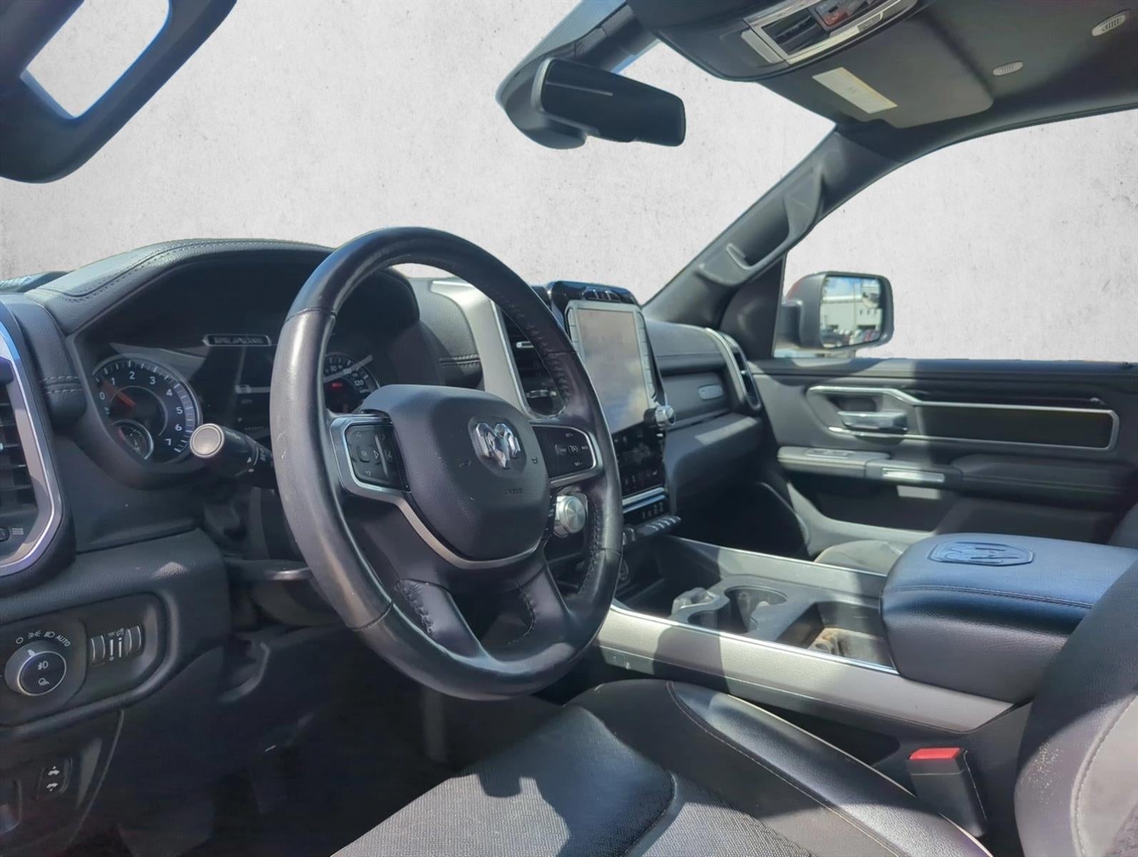 2020 RAM 1500 Laramie 4x4 Crew Cab 5'7" Box