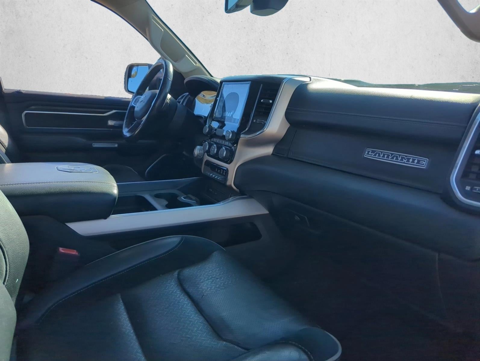 2019 RAM 1500 Laramie 4x4 Crew Cab 5'7" Box