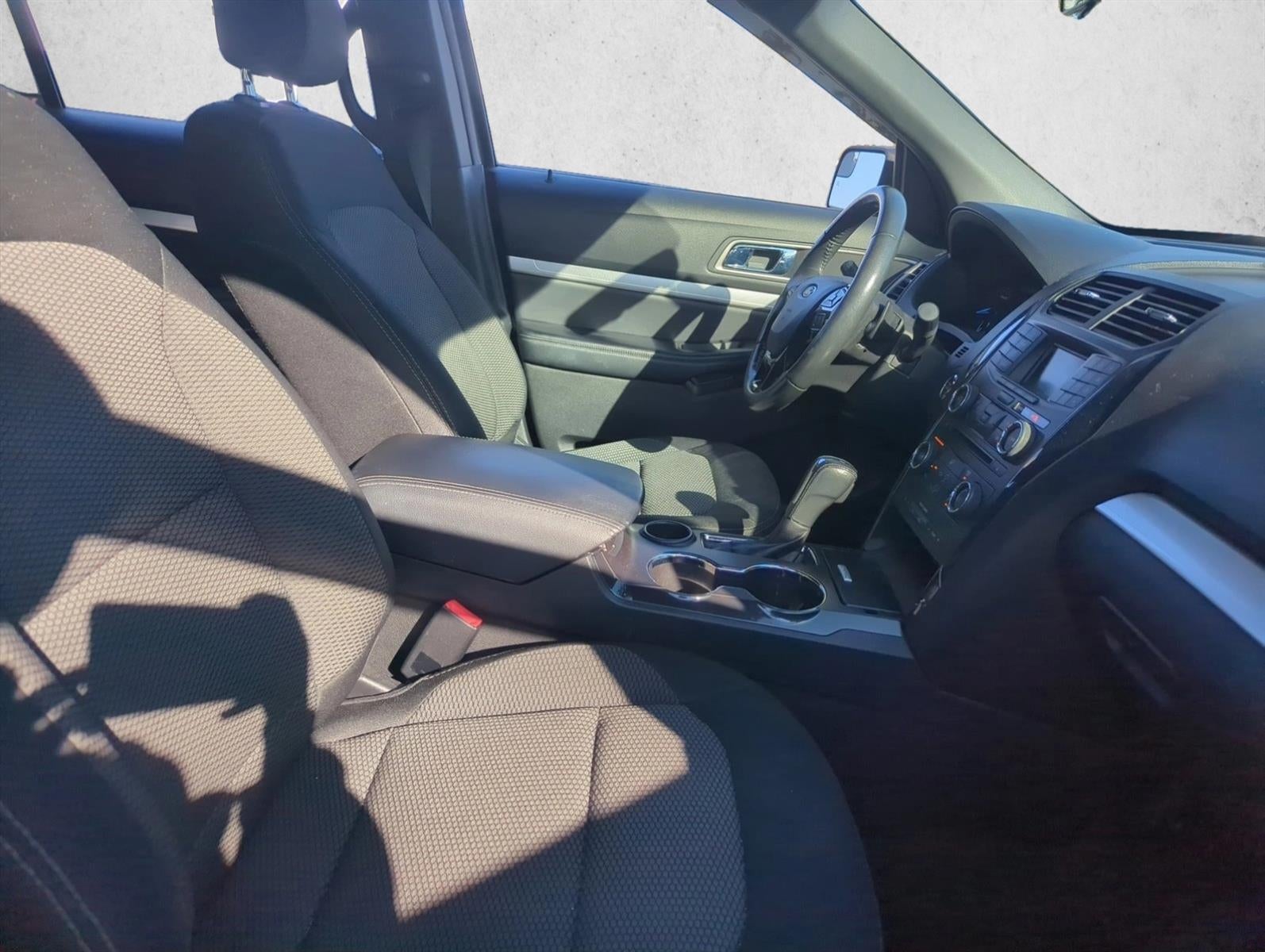 2017 Ford Explorer XLT FWD