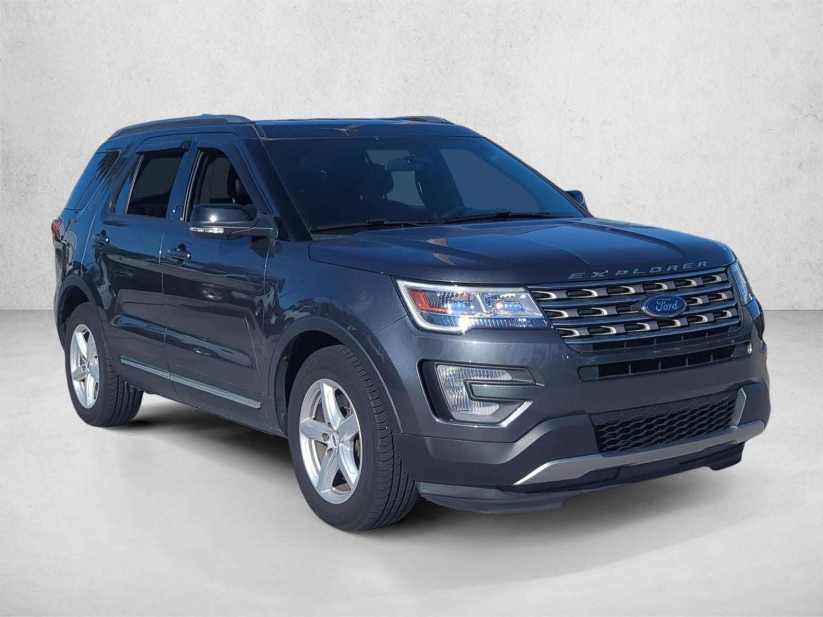 2017 Ford Explorer XLT FWD