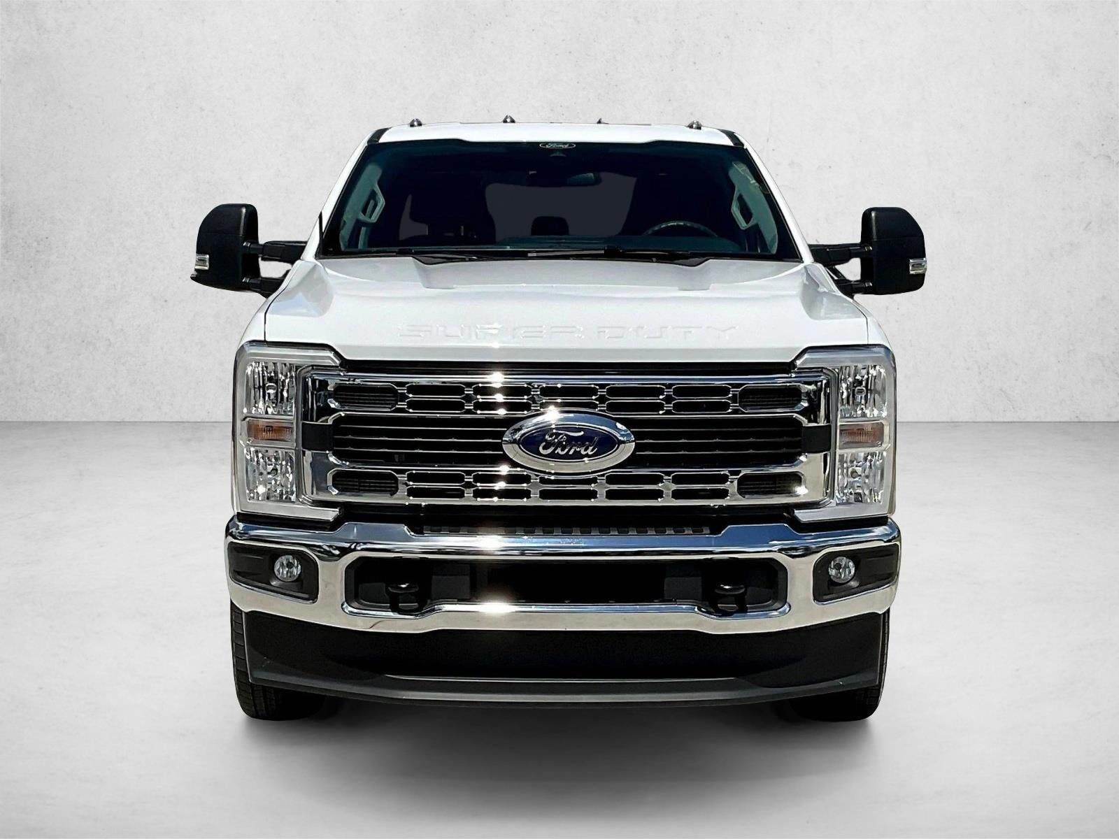 2026 Ford Super Duty F-350 DRW XLT 4WD Crew Cab 8' Box