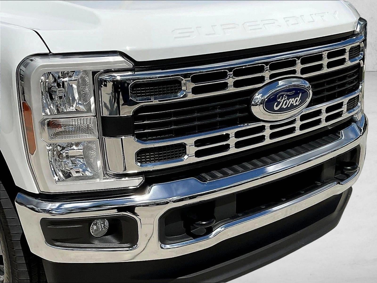 2026 Ford Super Duty F-350 DRW XLT 4WD Crew Cab 8' Box