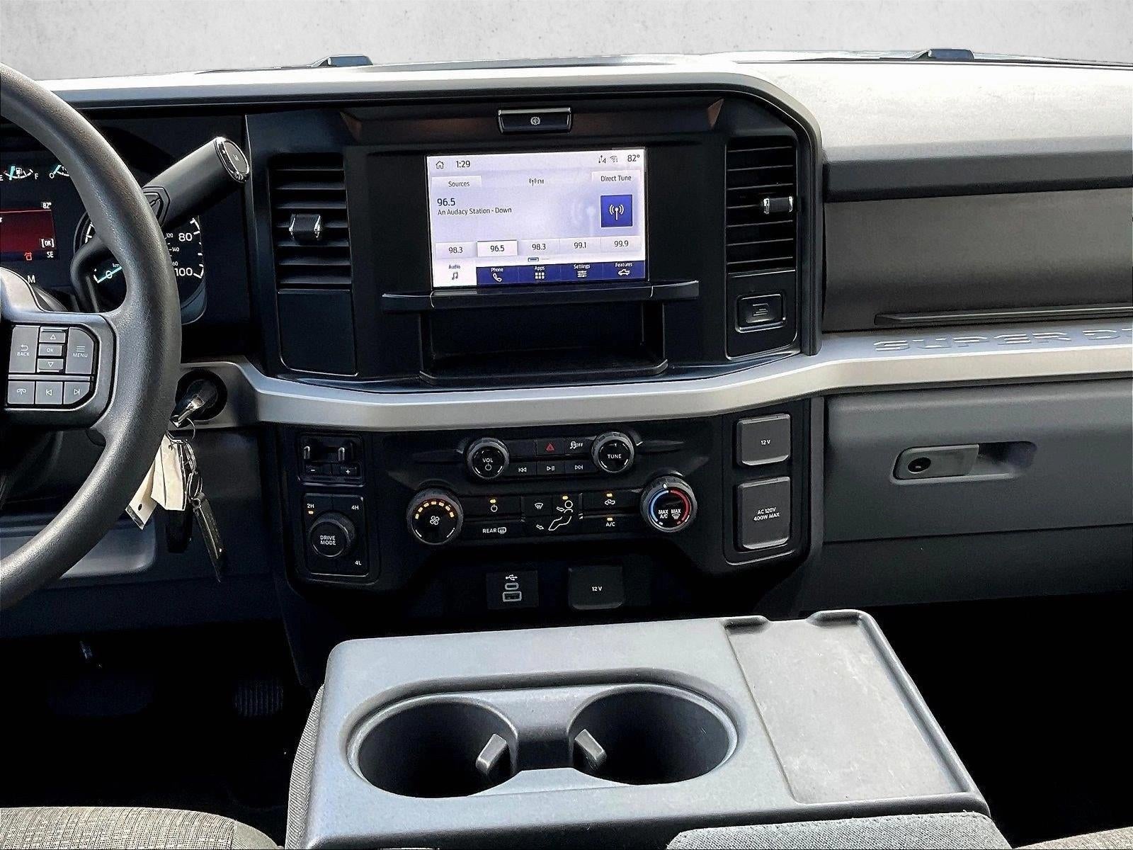 2026 Ford Super Duty F-350 DRW XLT 4WD Crew Cab 8' Box