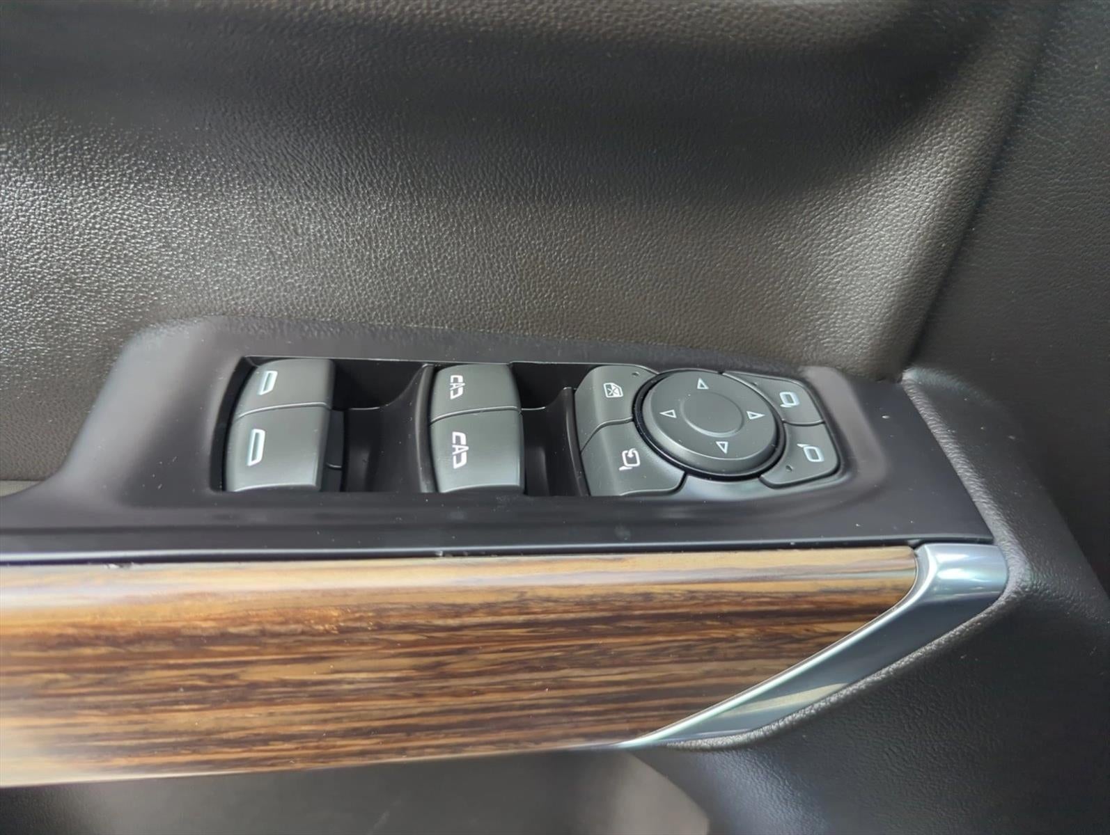 2019 Chevrolet Silverado 1500 Crew Cab Standard Box 4-Wheel Drive High Country