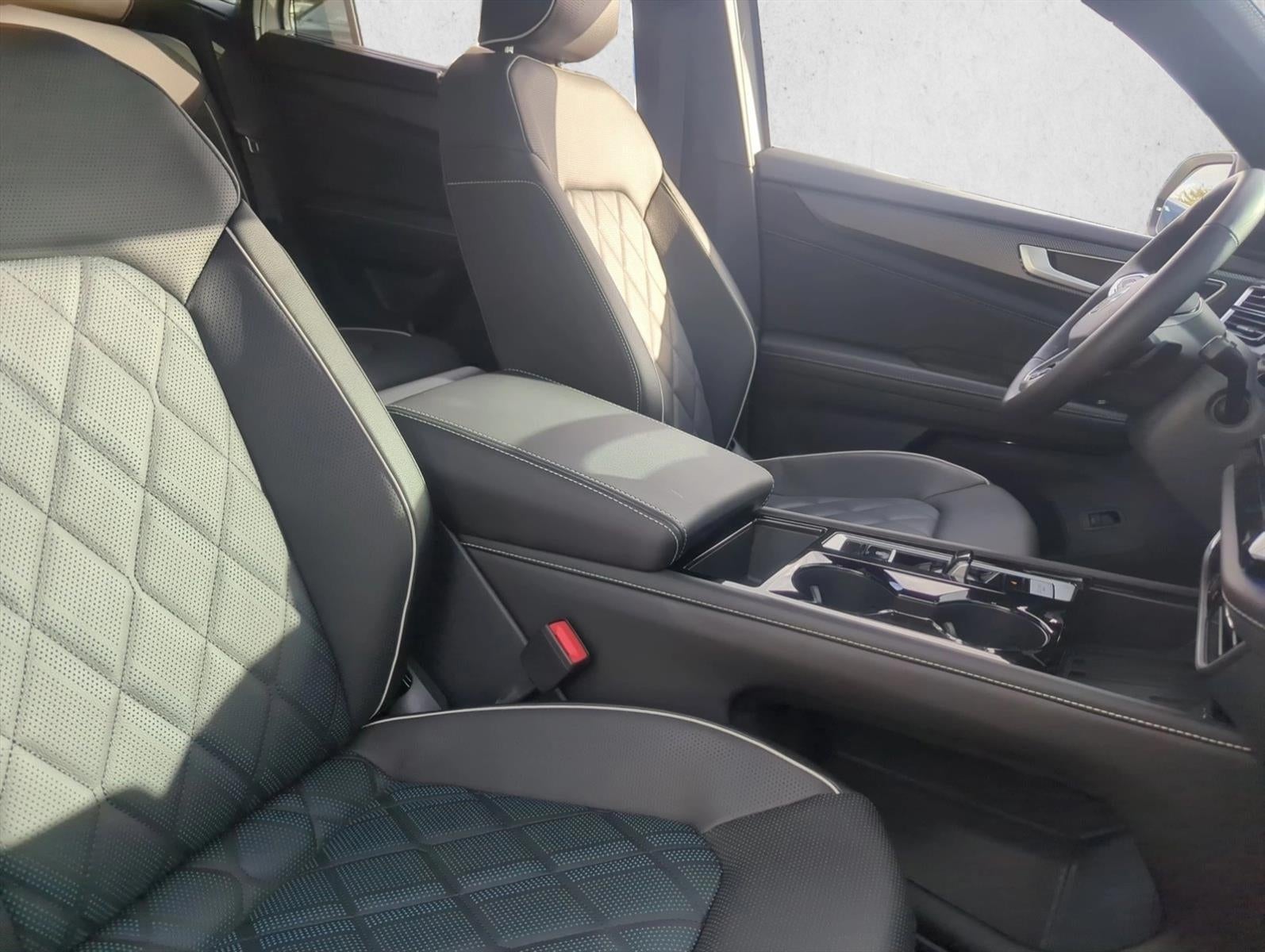 2025 Volkswagen Atlas Cross Sport 2.0T SEL Premium R-Line 4MOTION