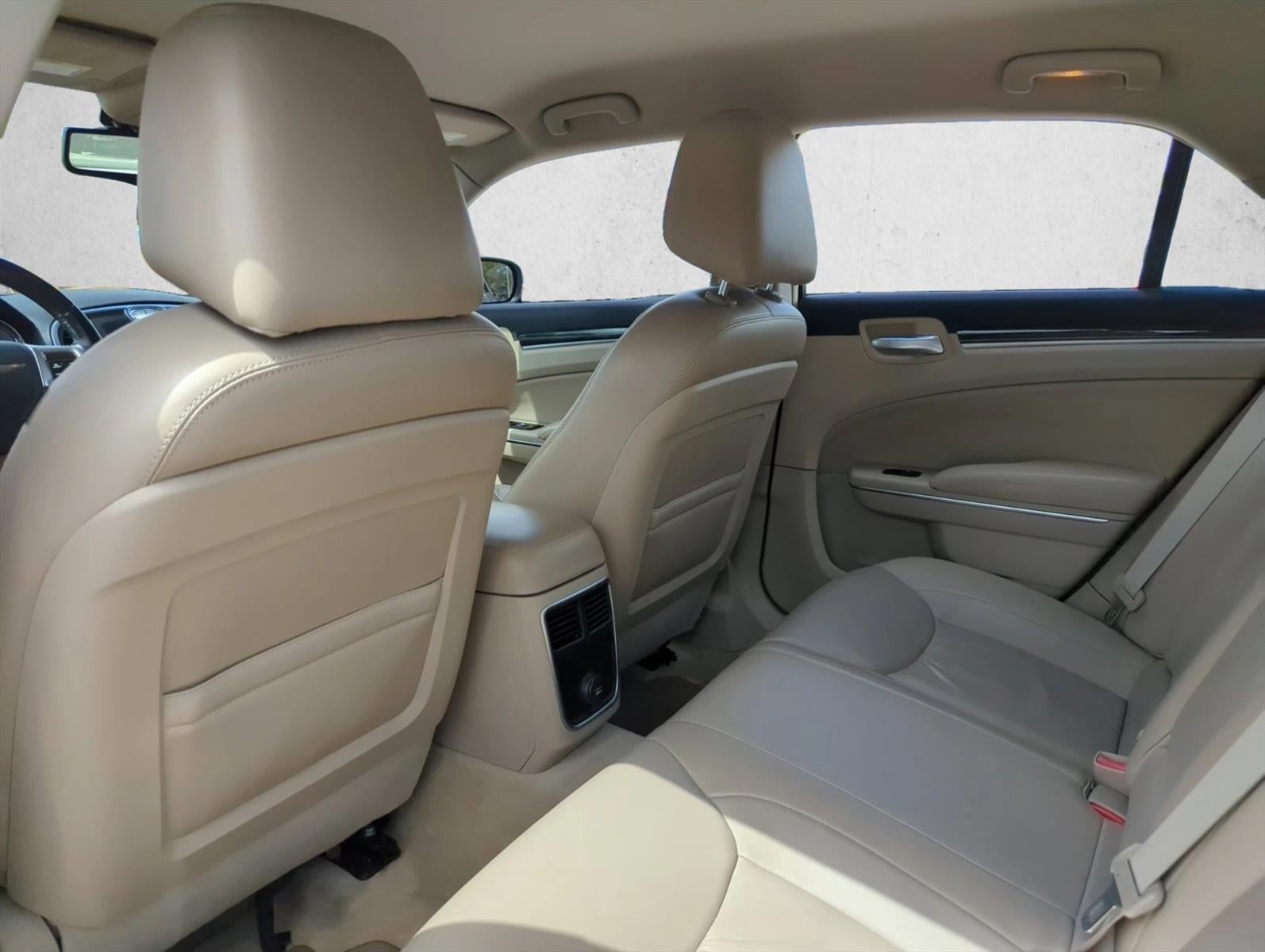 2011 Chrysler 300 4dr Sdn Limited RWD