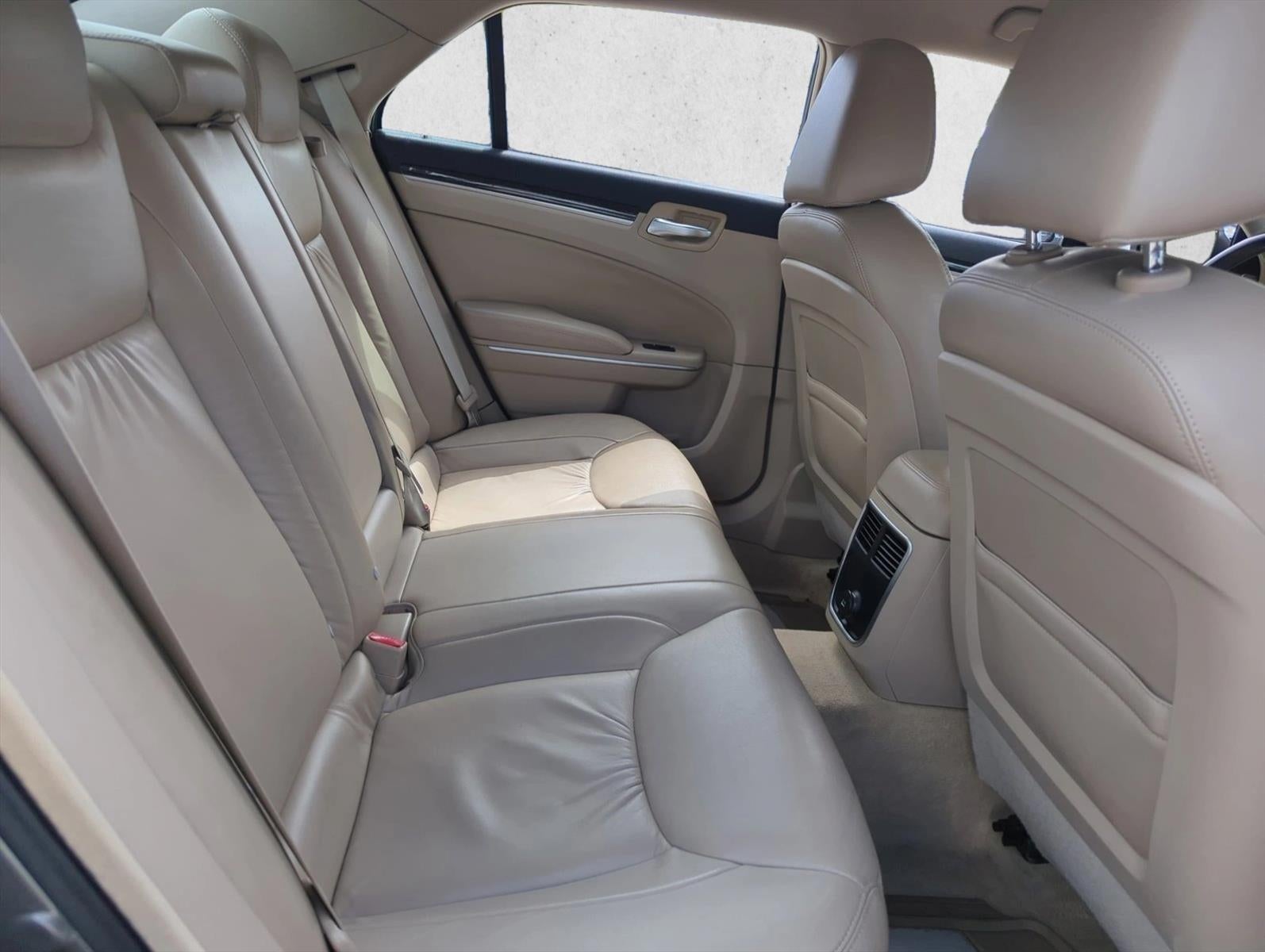 2011 Chrysler 300 4dr Sdn Limited RWD