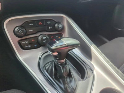 2022 Dodge Challenger SXT RWD