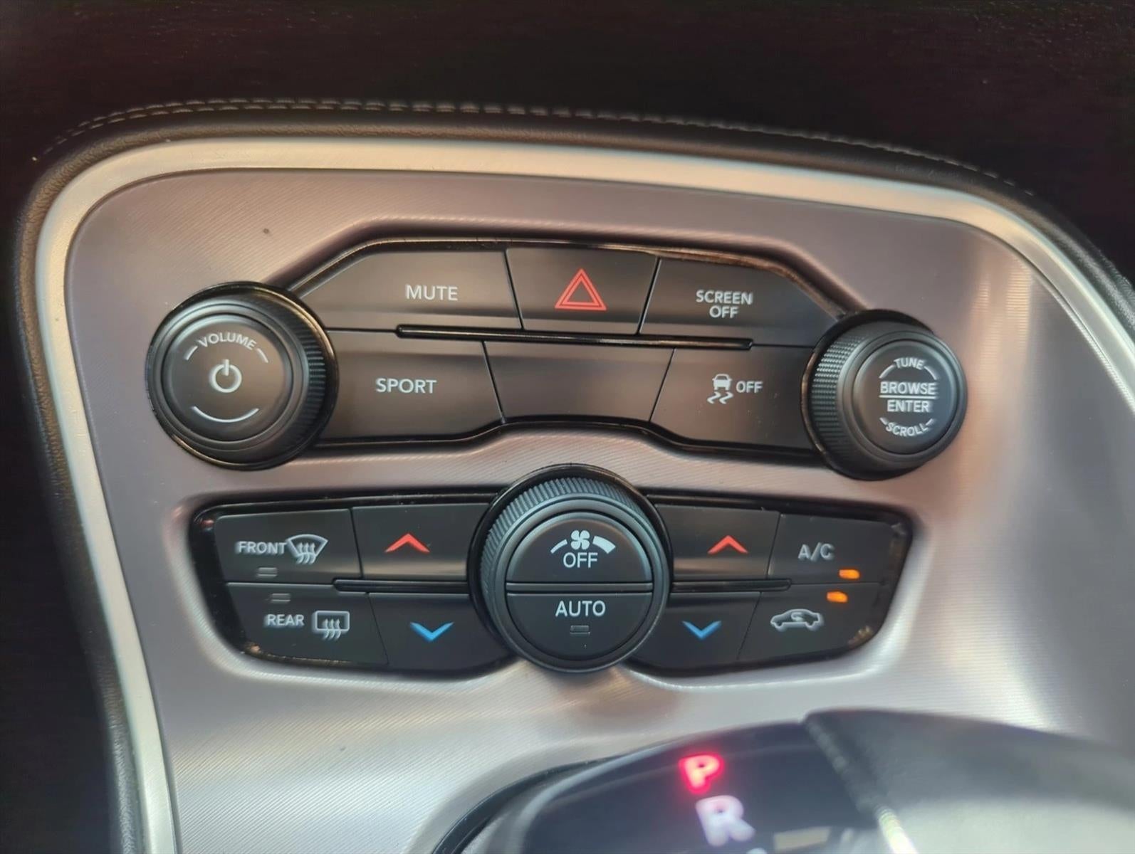 2022 Dodge Challenger SXT RWD